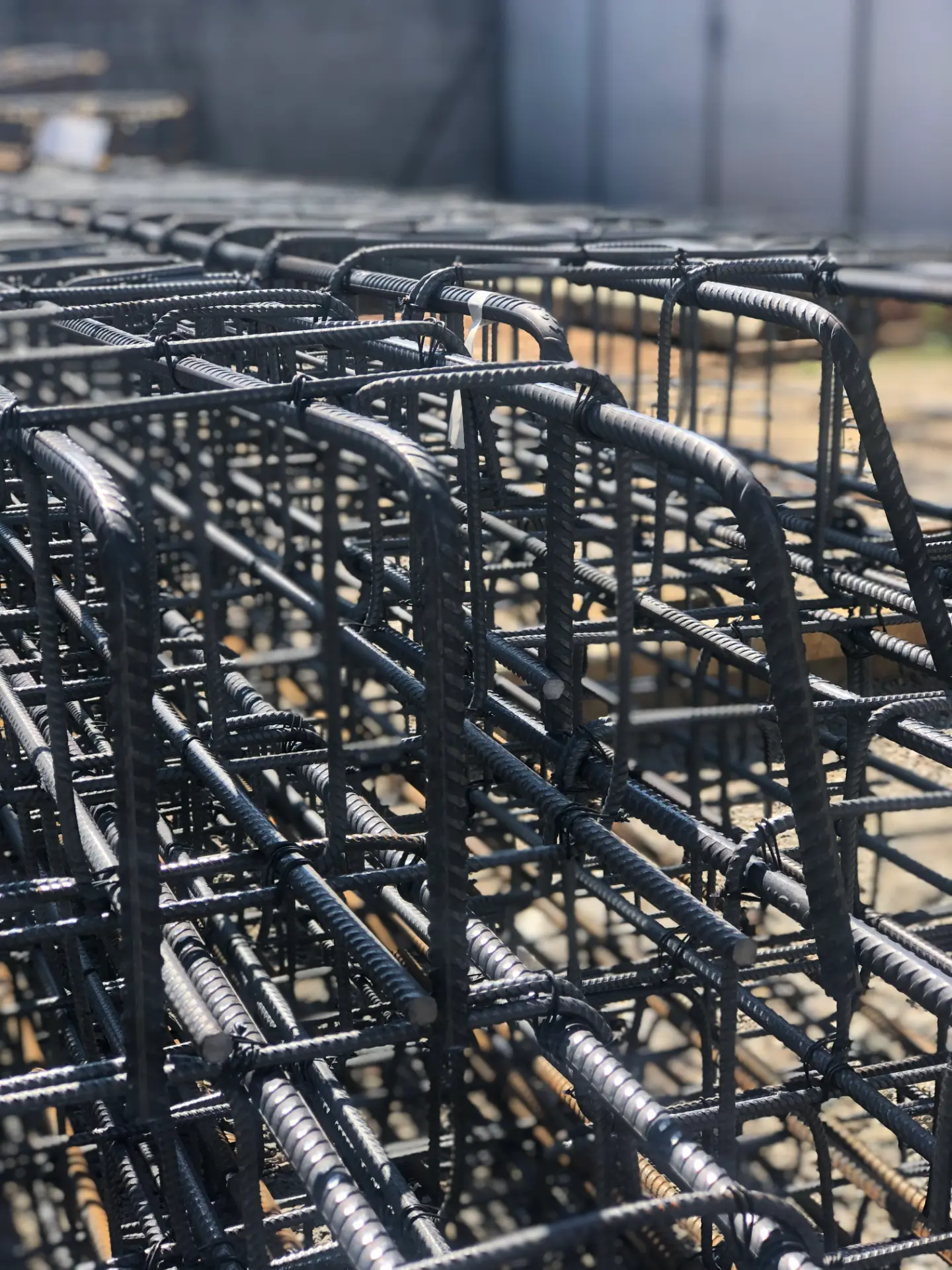 Detalhe de armadura de viga montada pela Estribofer